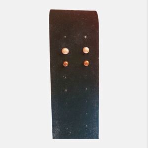 2 Pair of Freshwater Pearl Stud Earrings